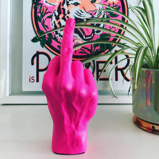 Sculpture main doigt d'honneur rose