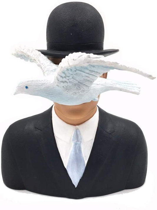 Sculpture "L'homme avec le chapeau et le pigeon " inspiré de Magritte